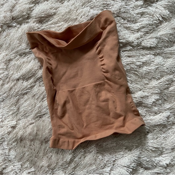 Skims Skirt Slip - Picture 2 of 5